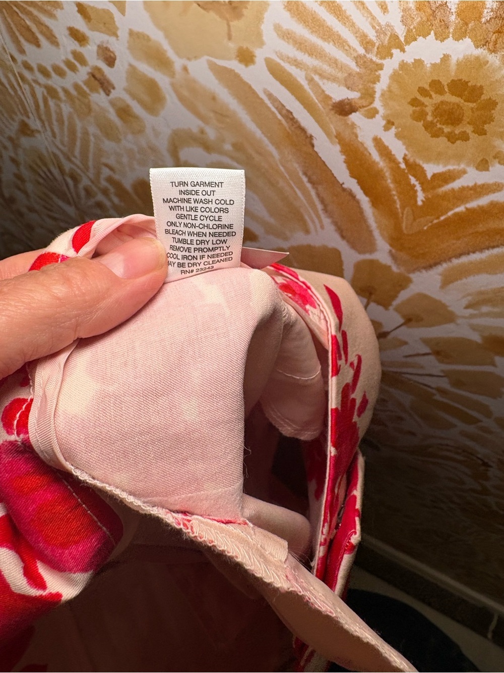 NWT New York & Company Pink Floral Pull-On Capri Pants | Slim Stretch Crop - Picture 5 of 12